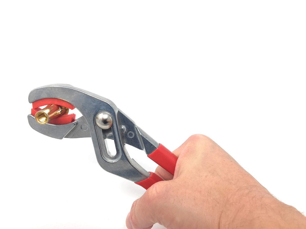 Metal Magery serrated replaceable plastic jaws prevent damage during installation and removal.