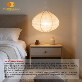 METHEDEECO shade in white-beige linen adds warmth and visual softness.
