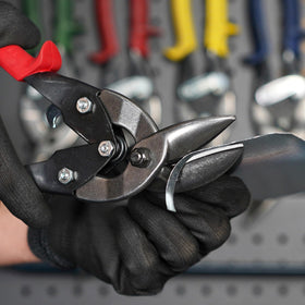 Midwest Snips Kush'N-Power grips provide comfortable, slip-free handling.