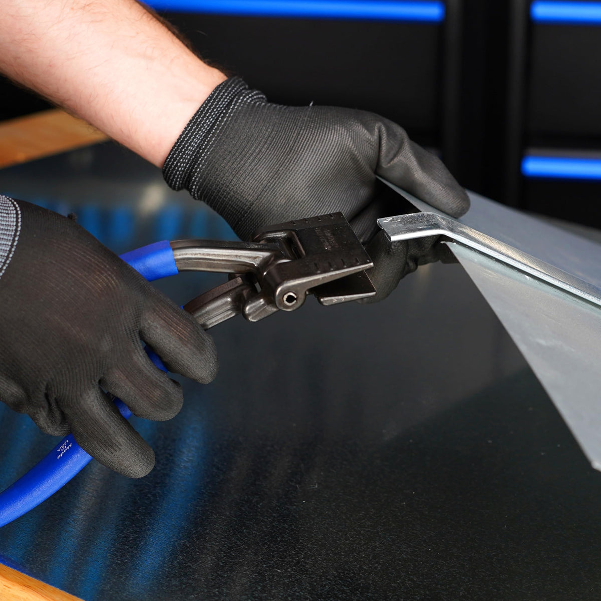 Midwest Snips seamer tong hot drop-forged steel components offer long-lasting durability.