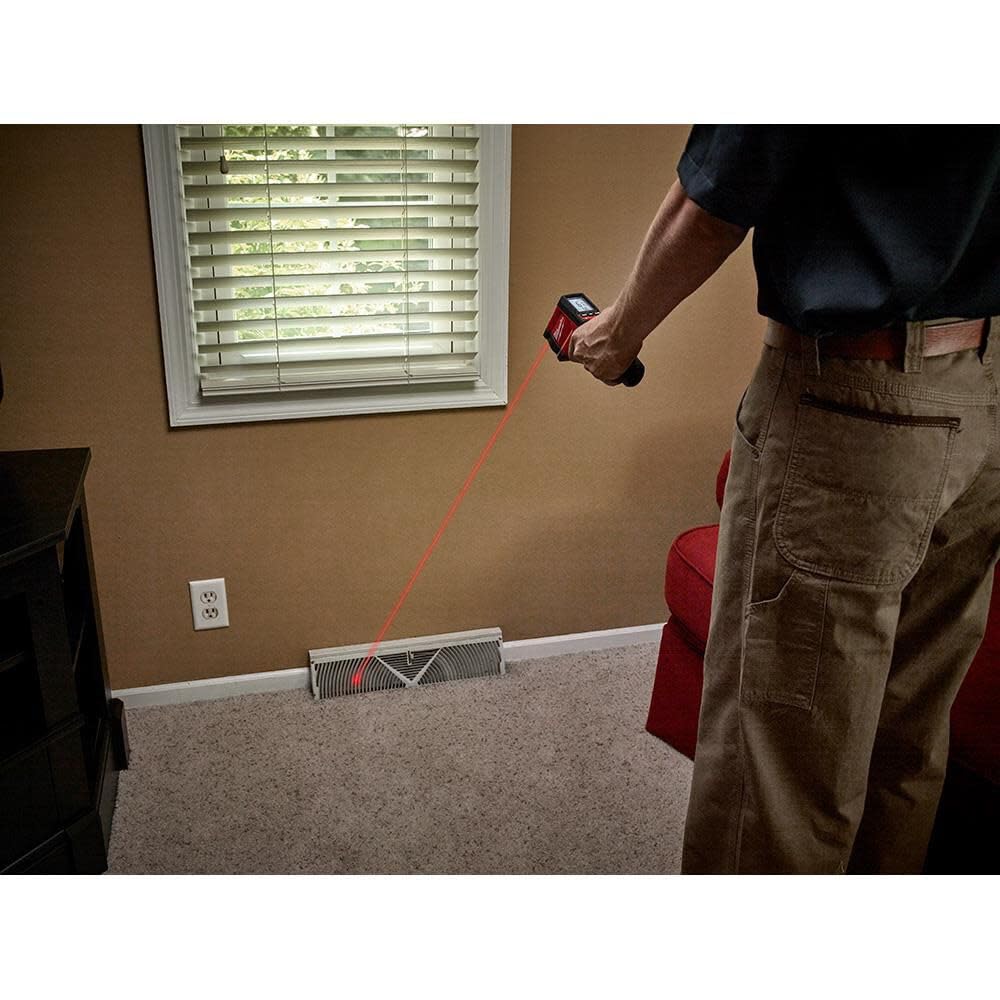 Milwaukee 2267-20 ergonomic handle improving control during measurements.