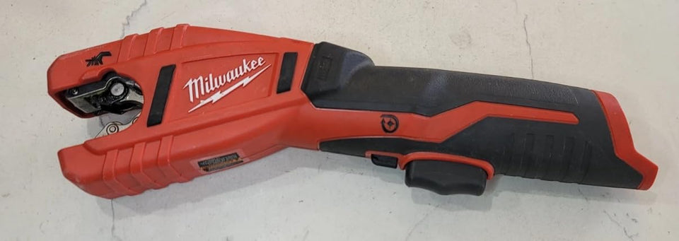 Milwaukee 2471-20 copper pipe cutter with automatic adjustment for quick, clean cuts