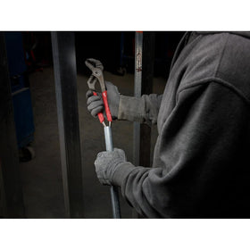 Milwaukee 48-22-6310 pliers deburring a pipe edge for a clean finish