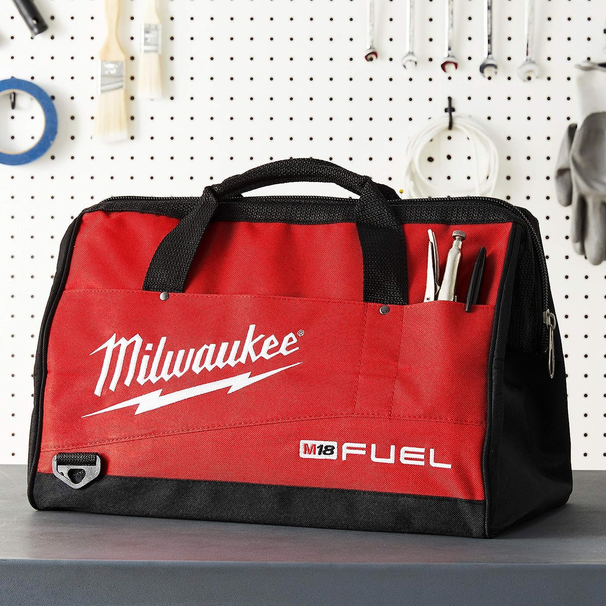 Milwaukee 902033036 bag features heavy-duty zippers for secure closure