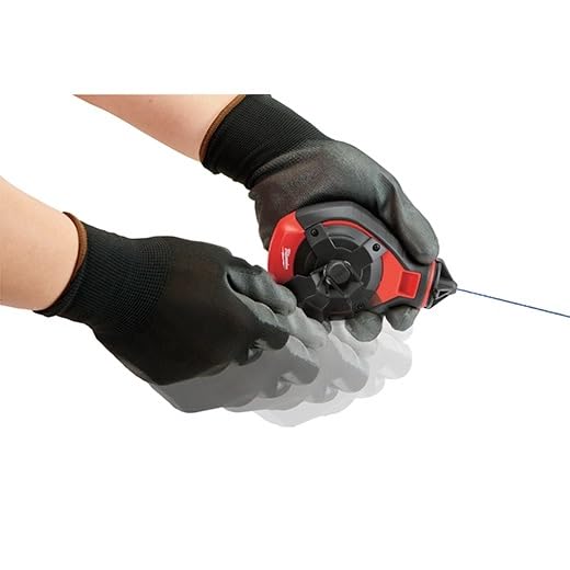 Milwaukee Bold Line chalk reel in use demonstrates fast retraction and bold lines.