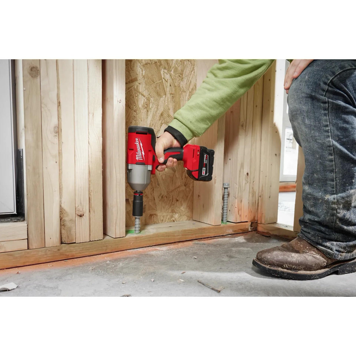 Milwaukee M18TRA variable speed trigger demonstrates precise control during operation