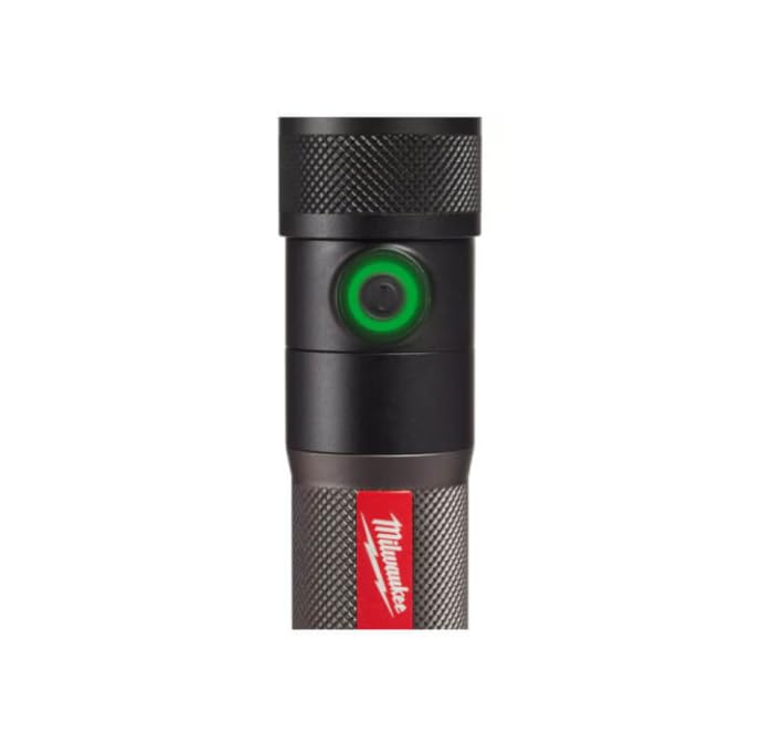 Milwaukee ergonomic grip flashlight demonstrating comfortable extended use