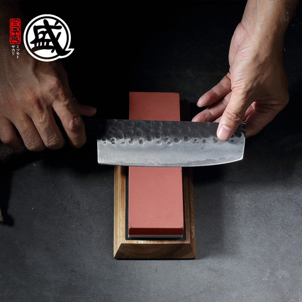 MITSUMOTO SAKARI angle guidance helps maintain 15-20 degree sharpening
