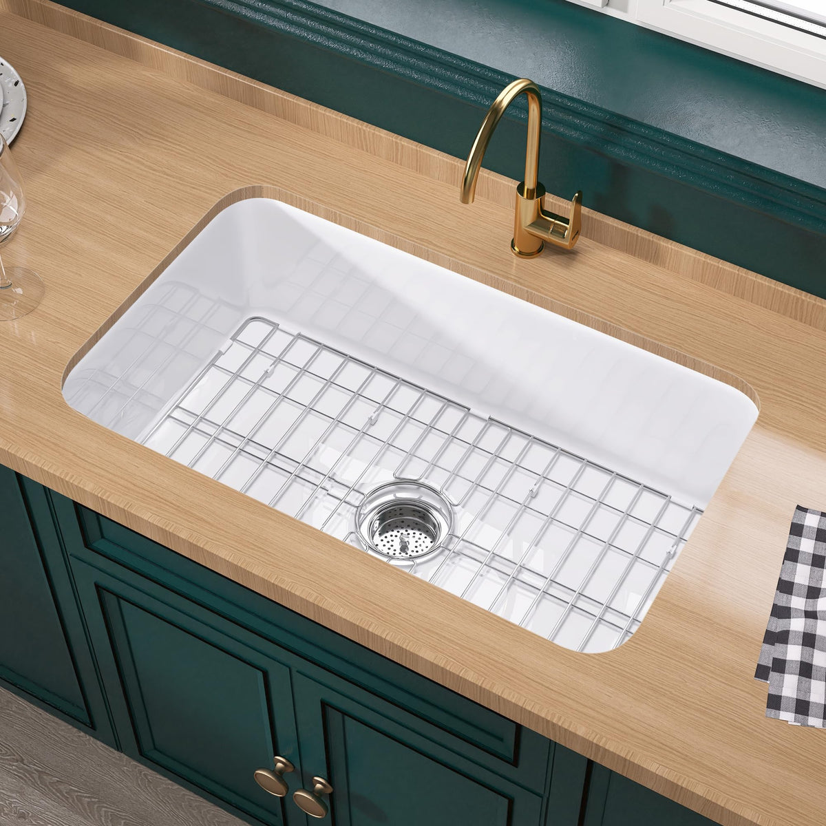 Miuara white undermount 32 inch sink front view highlighting durable fireclay construction