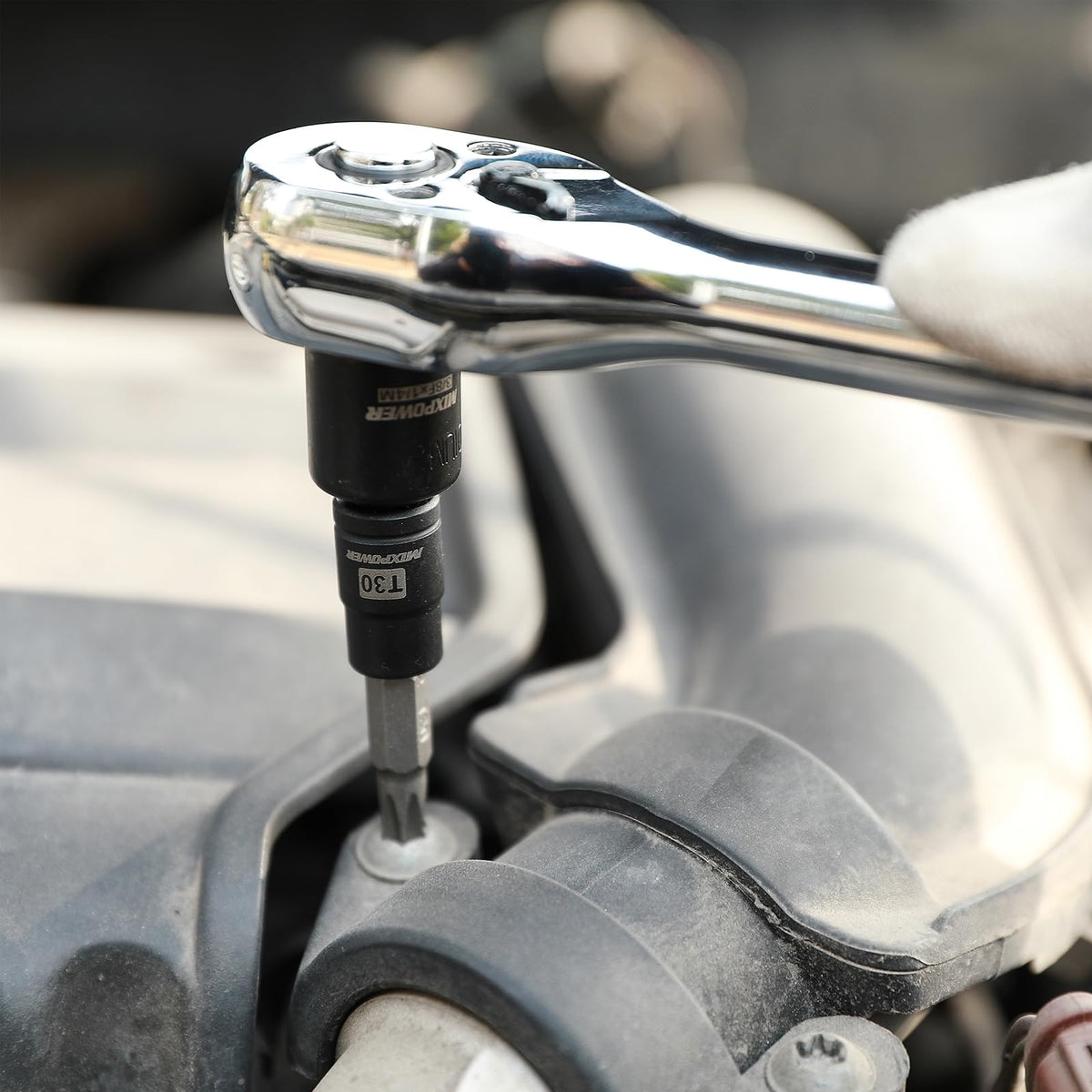 MIXPOWER durable chrome-vanadium finish supports long-term use.