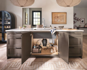 Power cord included for quick, plug-and-play installation of Moen Chef EX100C.