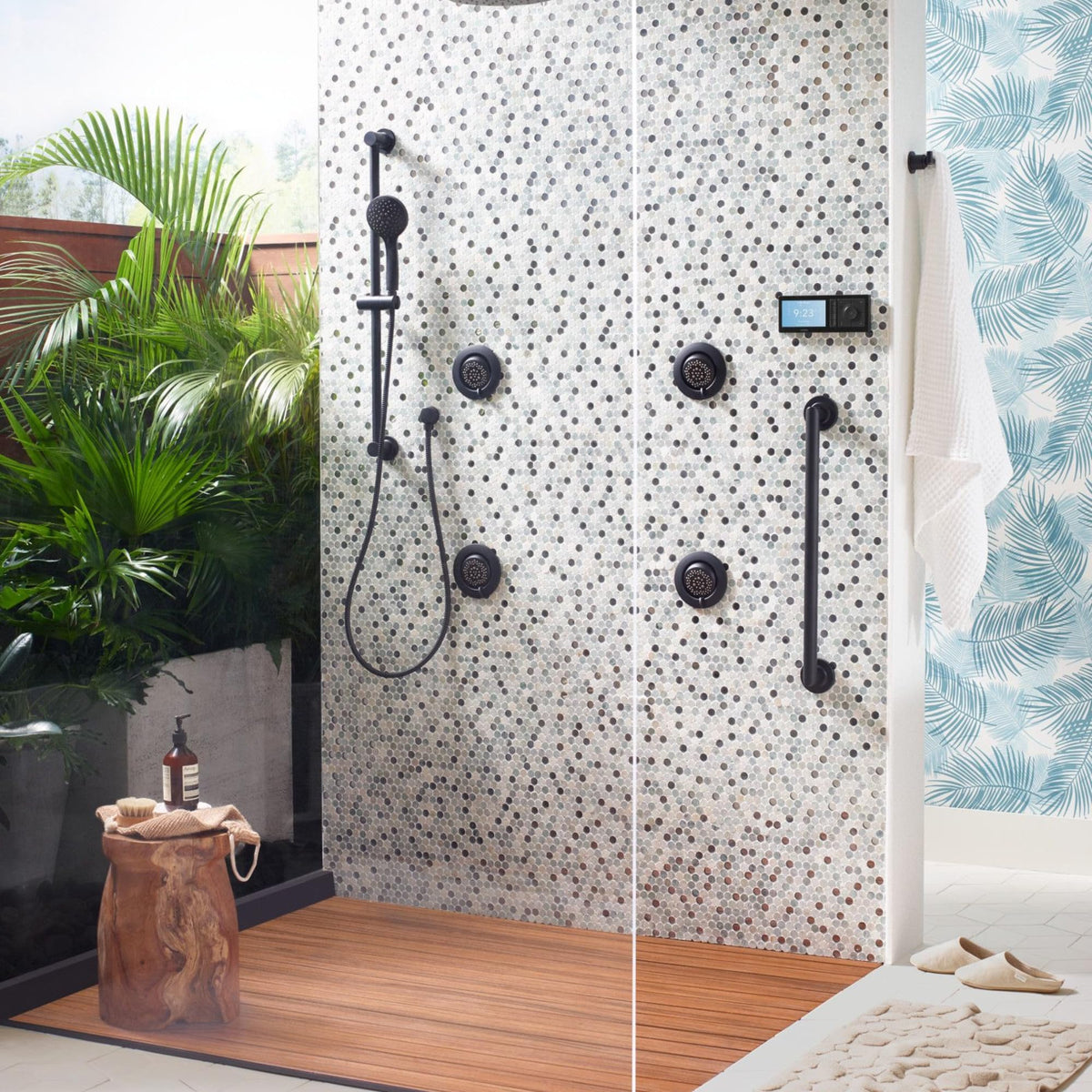 Moen Eco Performance detachable handheld improves reach for cleansing and cleaning tasks.