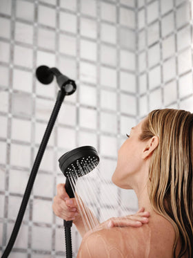 Kink-free metal hose on Moen Engage extends reach and flexibility.