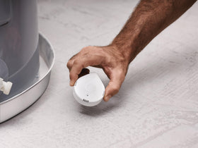 Moen Flo emits a clear audible alarm when moisture is detected.