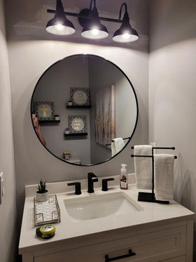 Moen Genta 84763BL close-up of matte black finish showing smooth, fingerprint-resistant coating.