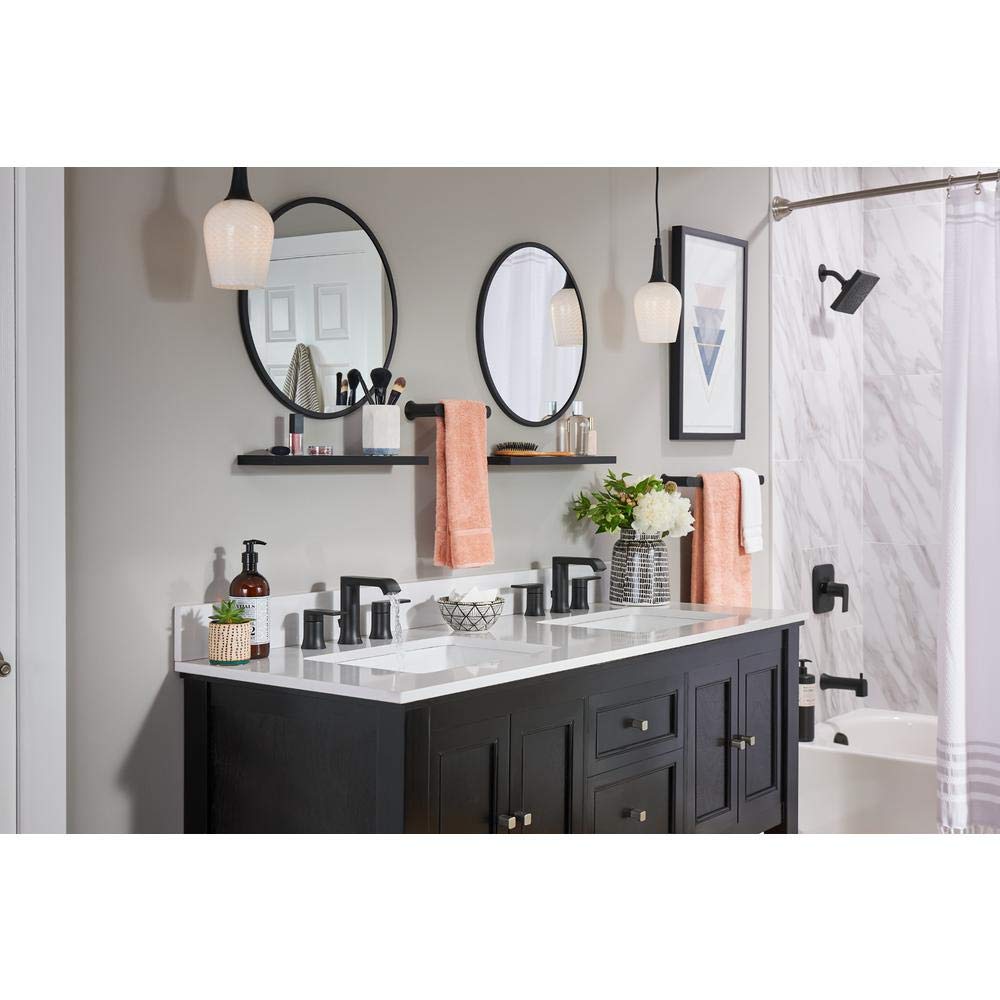 Moen Genta 84763BL water flow demonstrates smooth, steady stream.