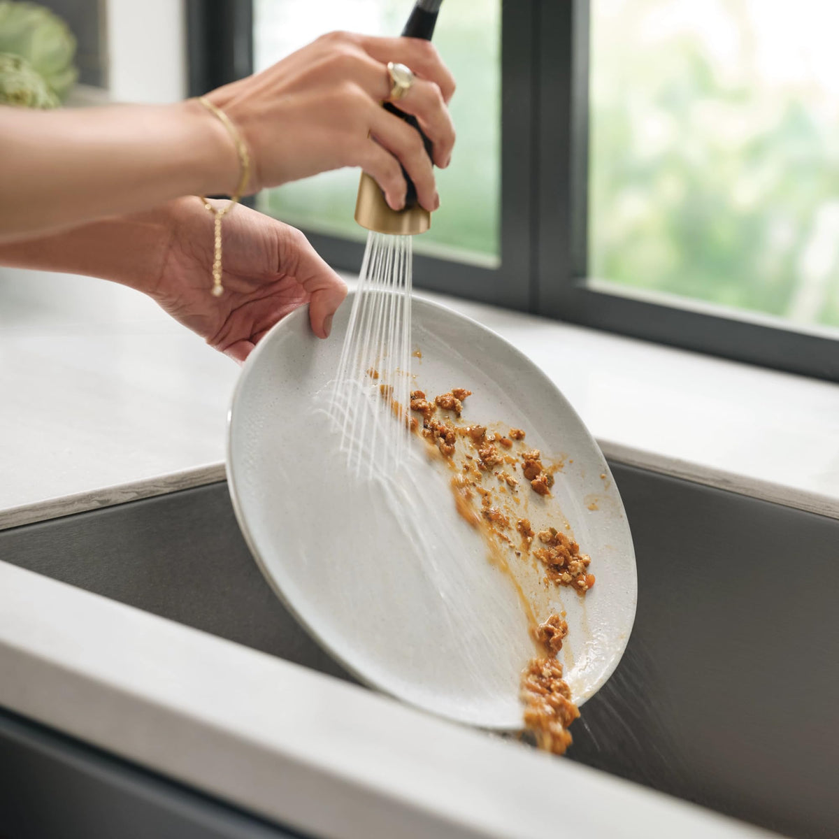 Moen Orivesi one-or-three-hole installation compatibility for versatile setup.