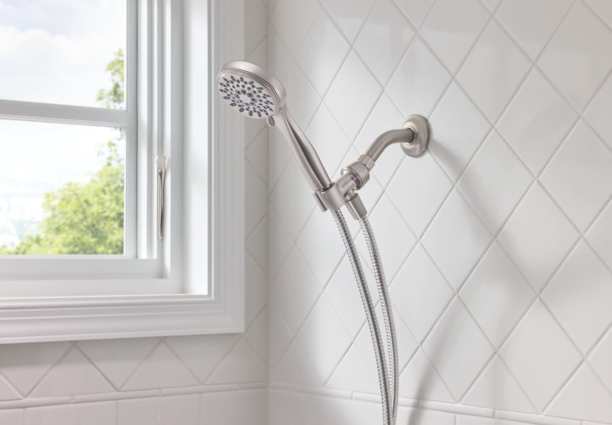 Spot Resist coating keeps Moen 20091SRN clean during daily use.