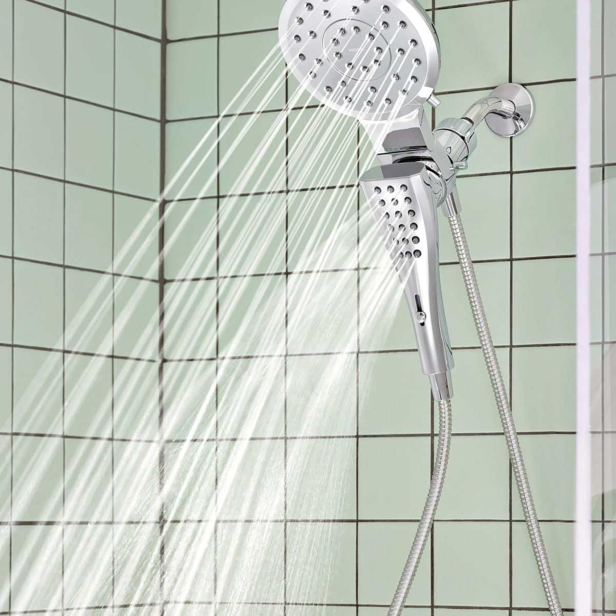Infiniti dial on Moen Verso enables smooth spray transitions for comfort.