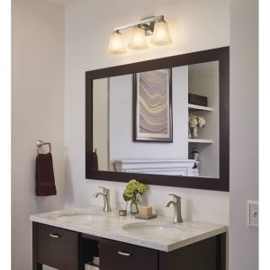 Moen Voss installation bracket included simplifies DIY mounting