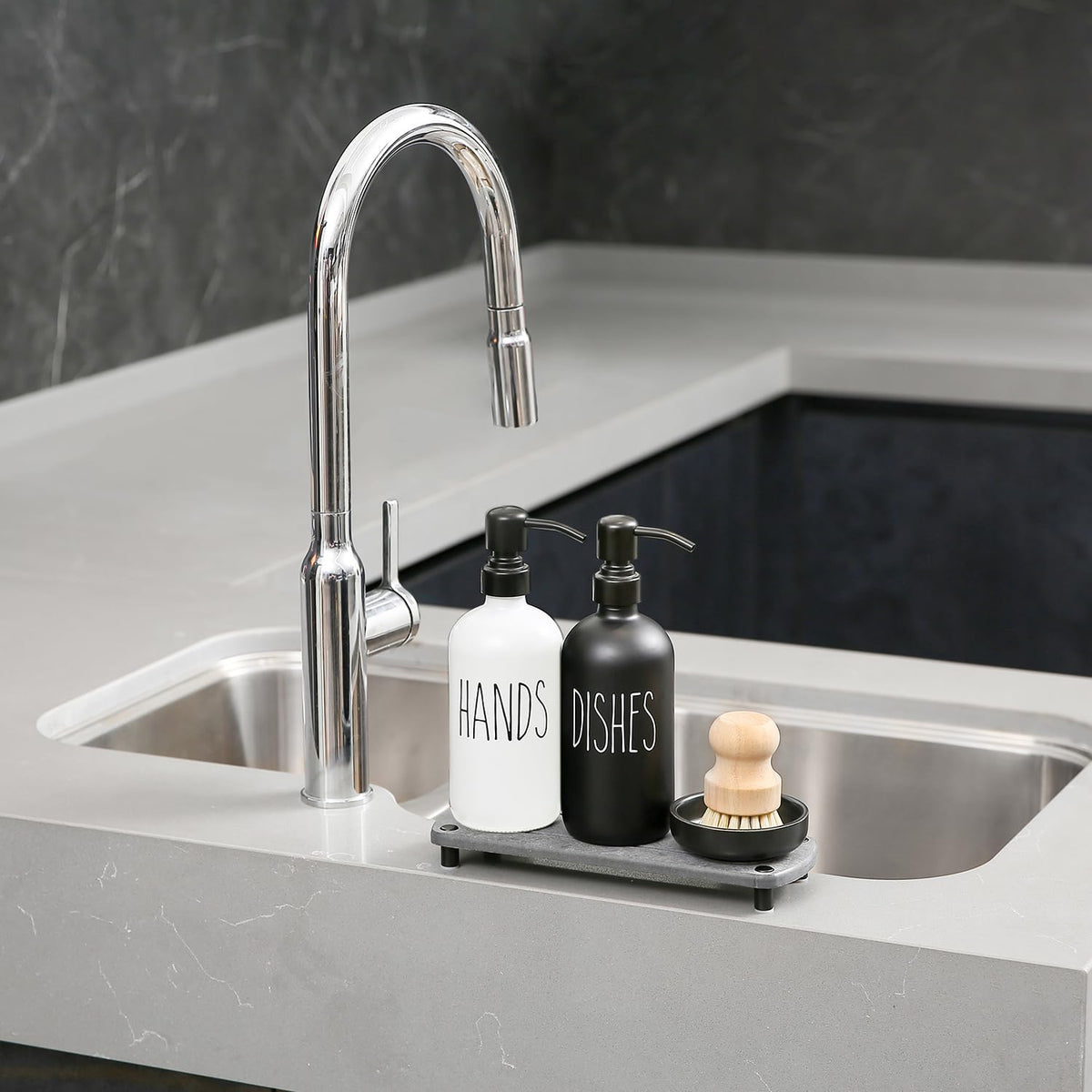 MOMEEMO stone drying tray catches drips while elevating countertop décor