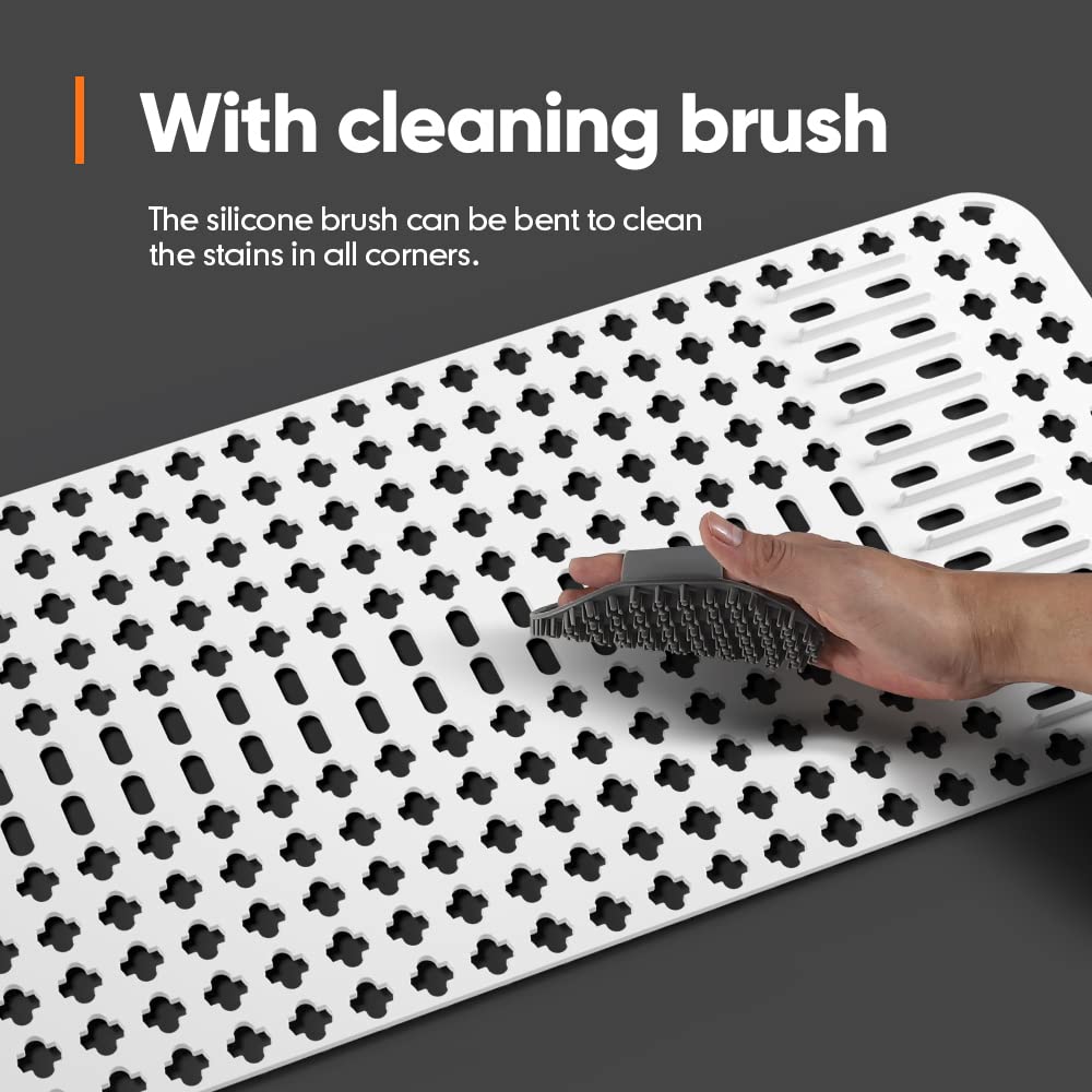 Moryimi raised-foot mat promotes drainage and fast drying.