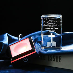 Movdyka crystal gift arrives in a ready-to-gift box