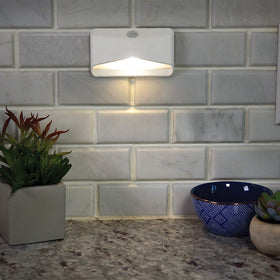 Mr Beams MB710 nightlight diffuser face spreads light for wider coverage
