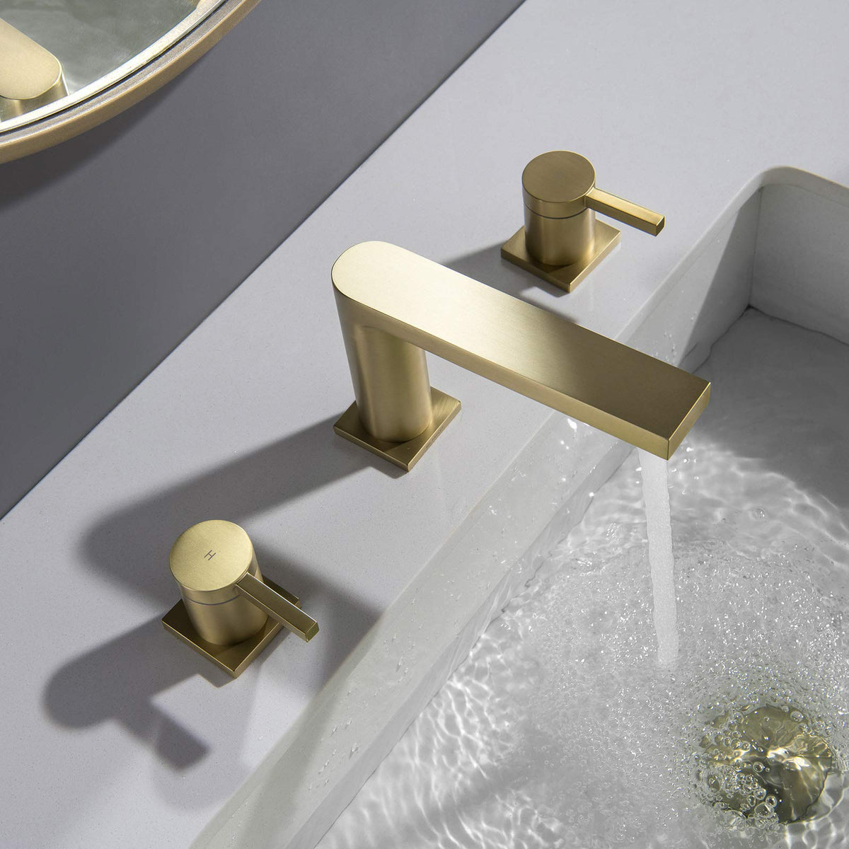 Brass alloy body with ceramic discs ensures durable performance under pressure.