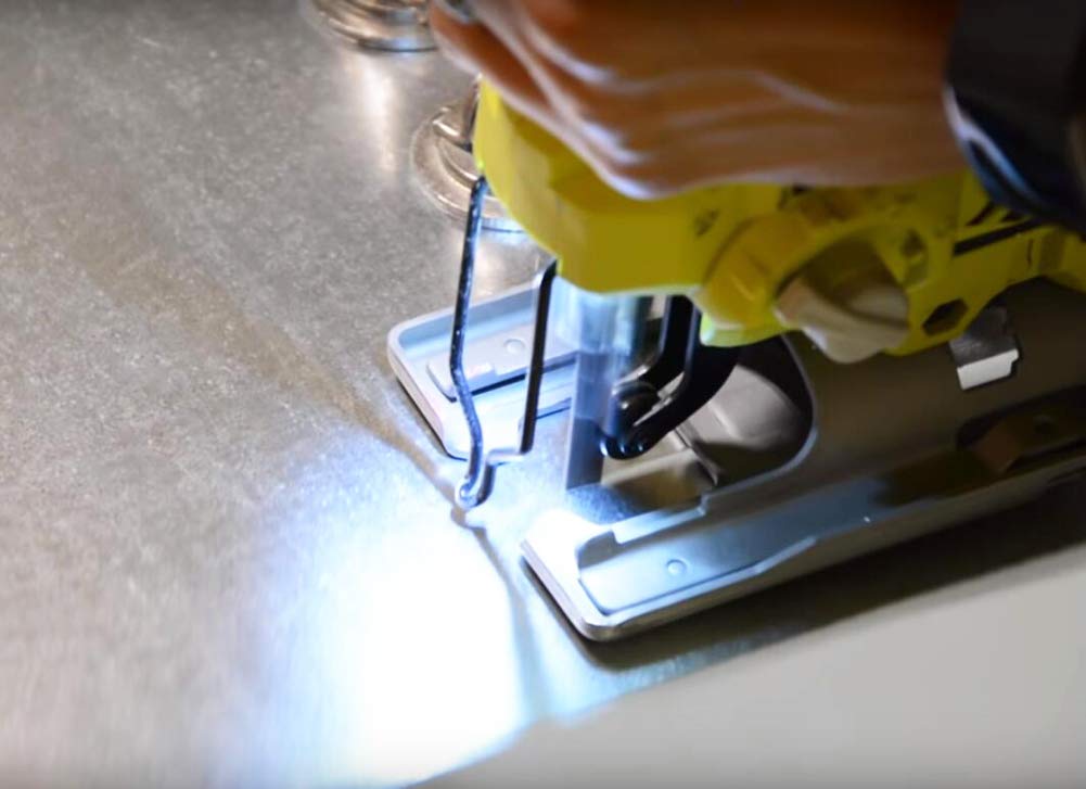 MRCGTCE 4-inch 10TPI blade for straight clean cuts in wood and plastics.