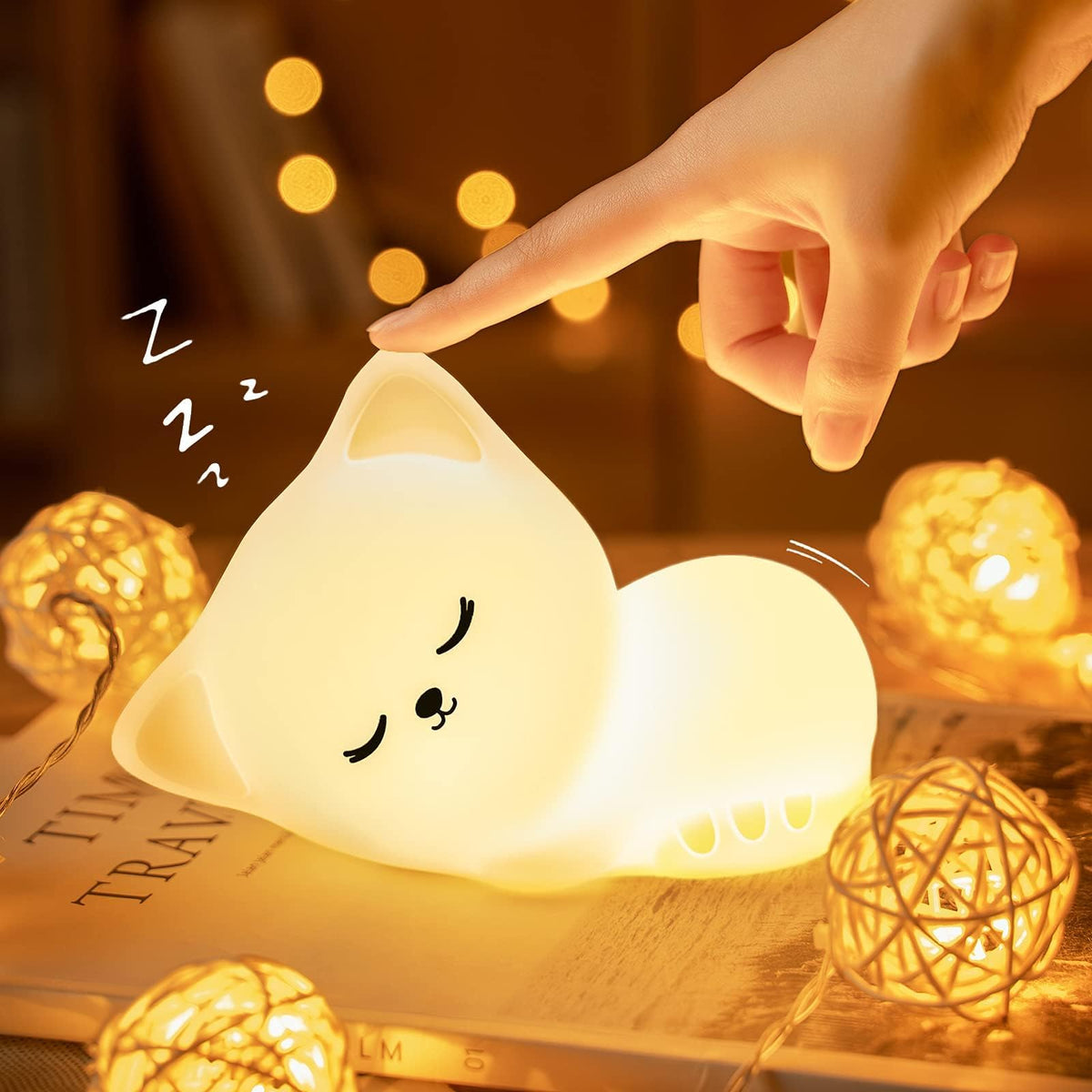 Mubarek Night Light Cat Lamp glows softly to welcome bedtime.