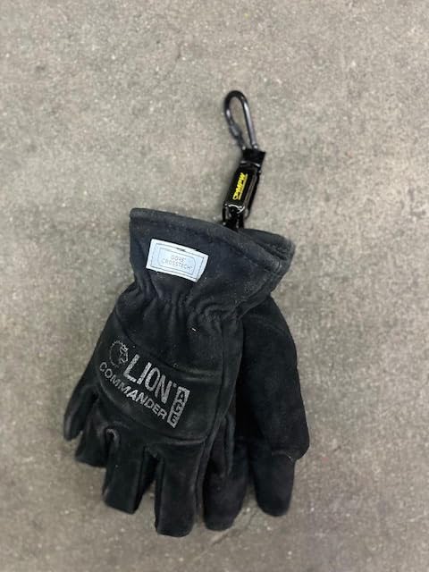 Multipurpose Webbing Inc easy-access opening demonstrates fast release.
