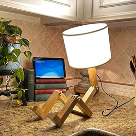 MUMENG Soft warm light creates cozy ambience for reading
