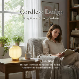 MUSEDS battery-powered lamp supports clutter-free surfaces and flexibility.