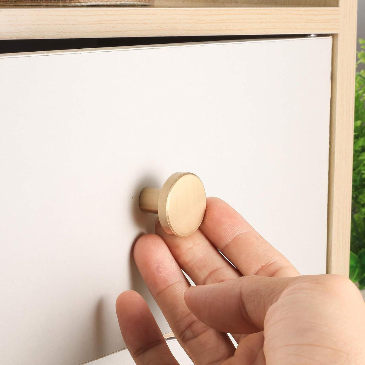 MUZHUPGUZ brass-knobs-all-match-design suit versatile rooms and styles.