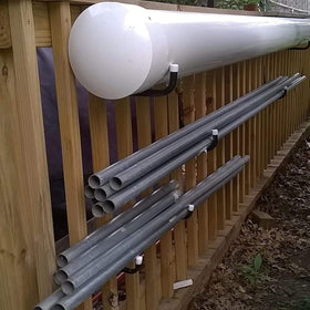 Naikozmo hose hook keeps hoses organized and ready to use.