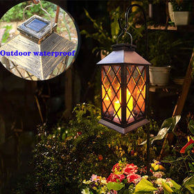 Nanzhujin 3-LED flameless candle creates a realistic candle flame effect.