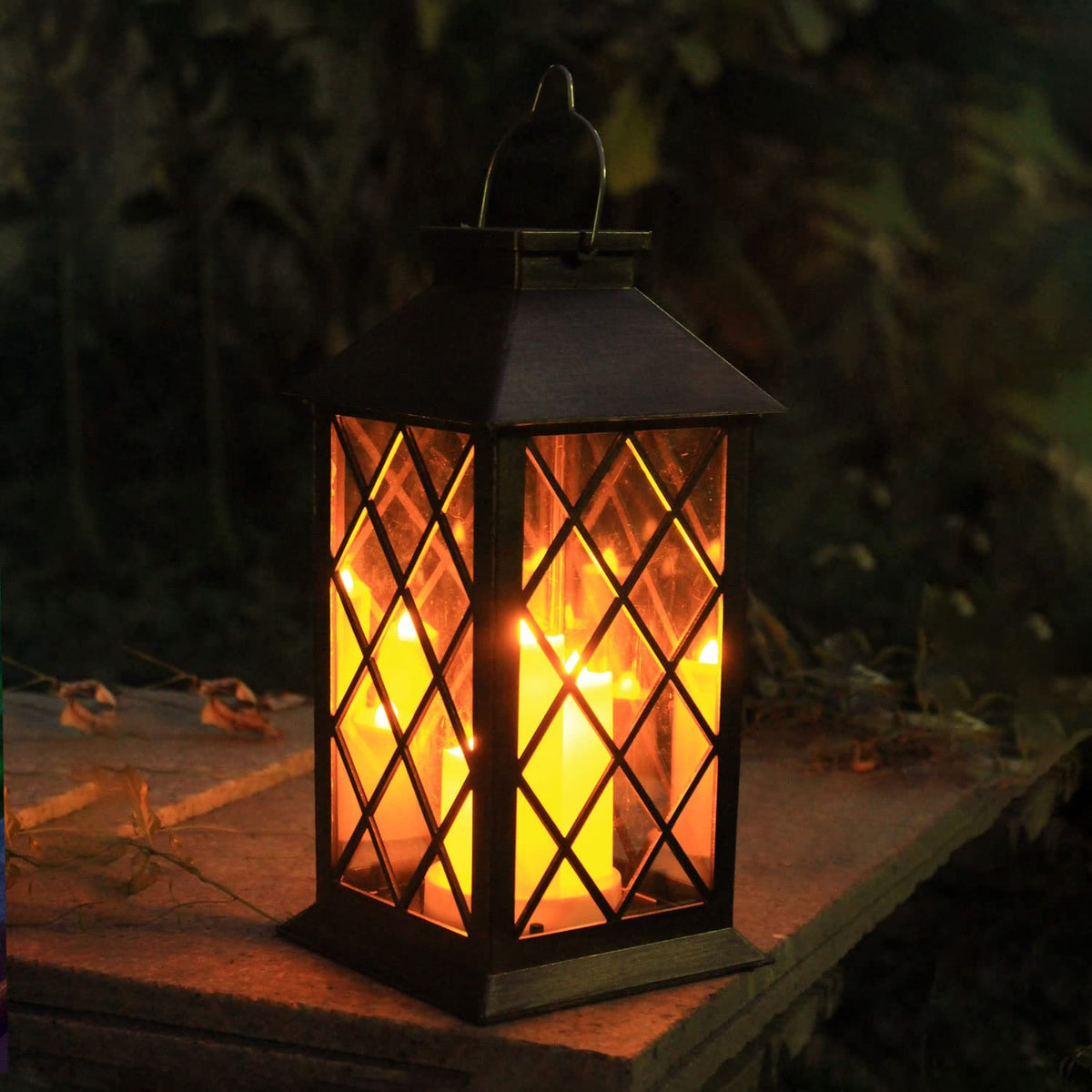 Nanzhujin lantern with S-hook for versatile placement.