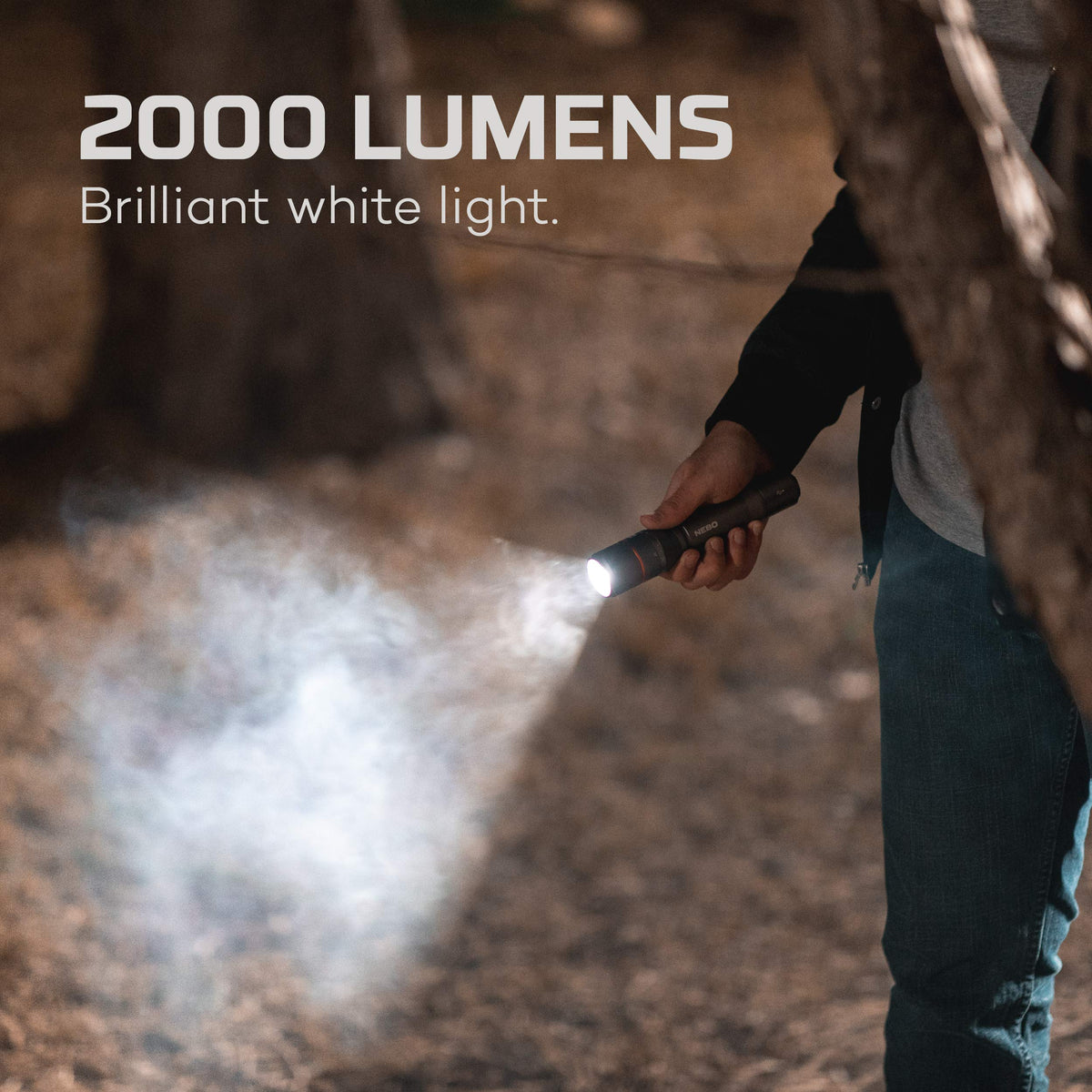 NEBO Davinci 2000 beam pattern demonstrates focused spotlight and flood lighting.