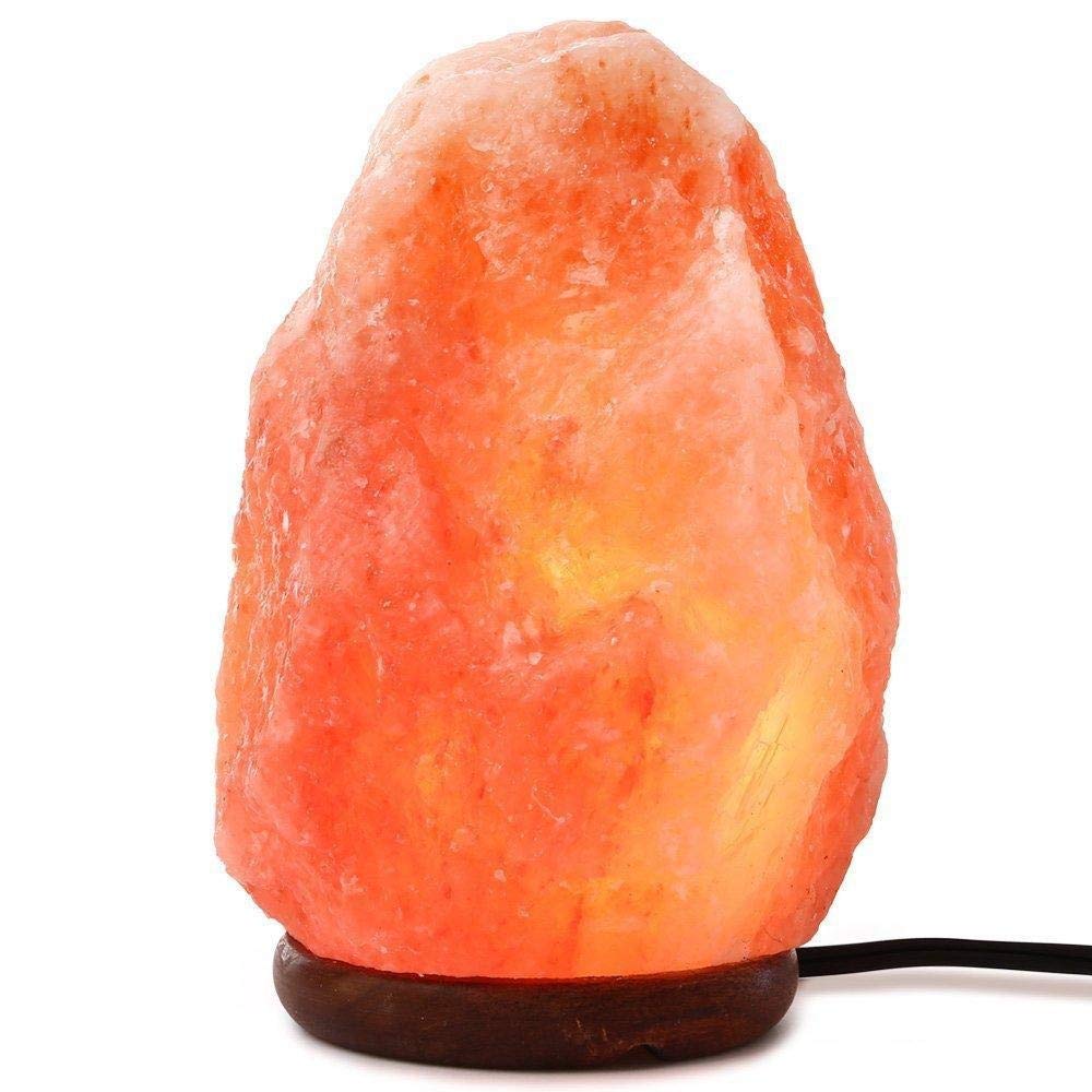 Needs&Gifts Himalayan lamp bedside use creates cozy nighttime lighting