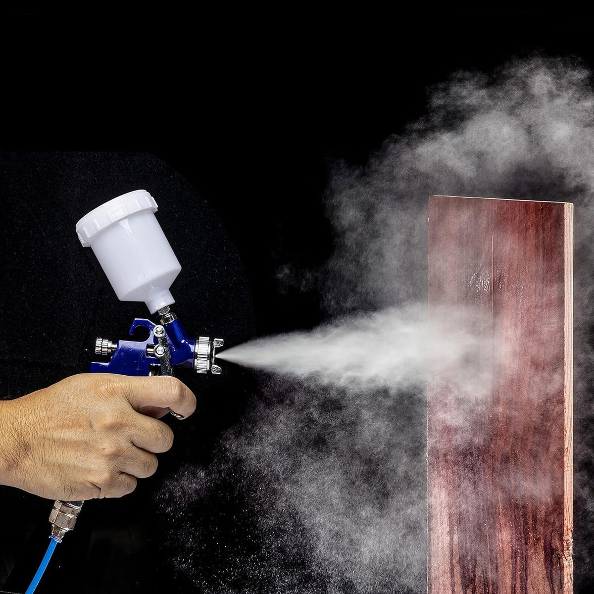 NEIKO 31207A compact tool supports quick touch-ups and portable spraying.