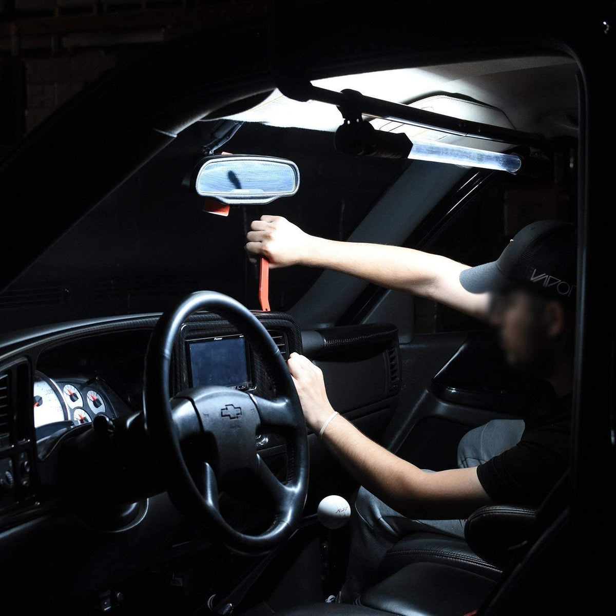 NEIKO 40447A underhood light powered by an 8,000 mAh Li‑ion battery