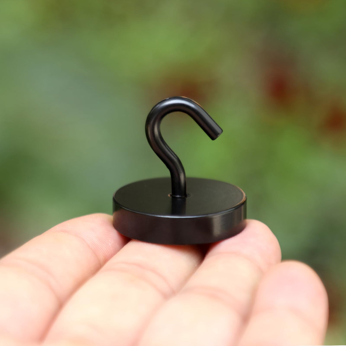 Neosmuk magnetic hook in gold finish highlighting stylish strength for cabinets and fridges.