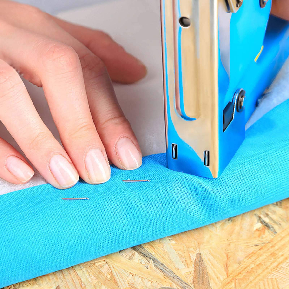 NEU MASTER lightweight design reduces fatigue during upholstery sessions