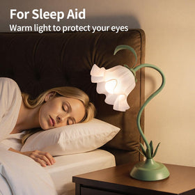 NewAoNaSen Flower Table Lamp LED bulb compatibility supports energy efficiency.