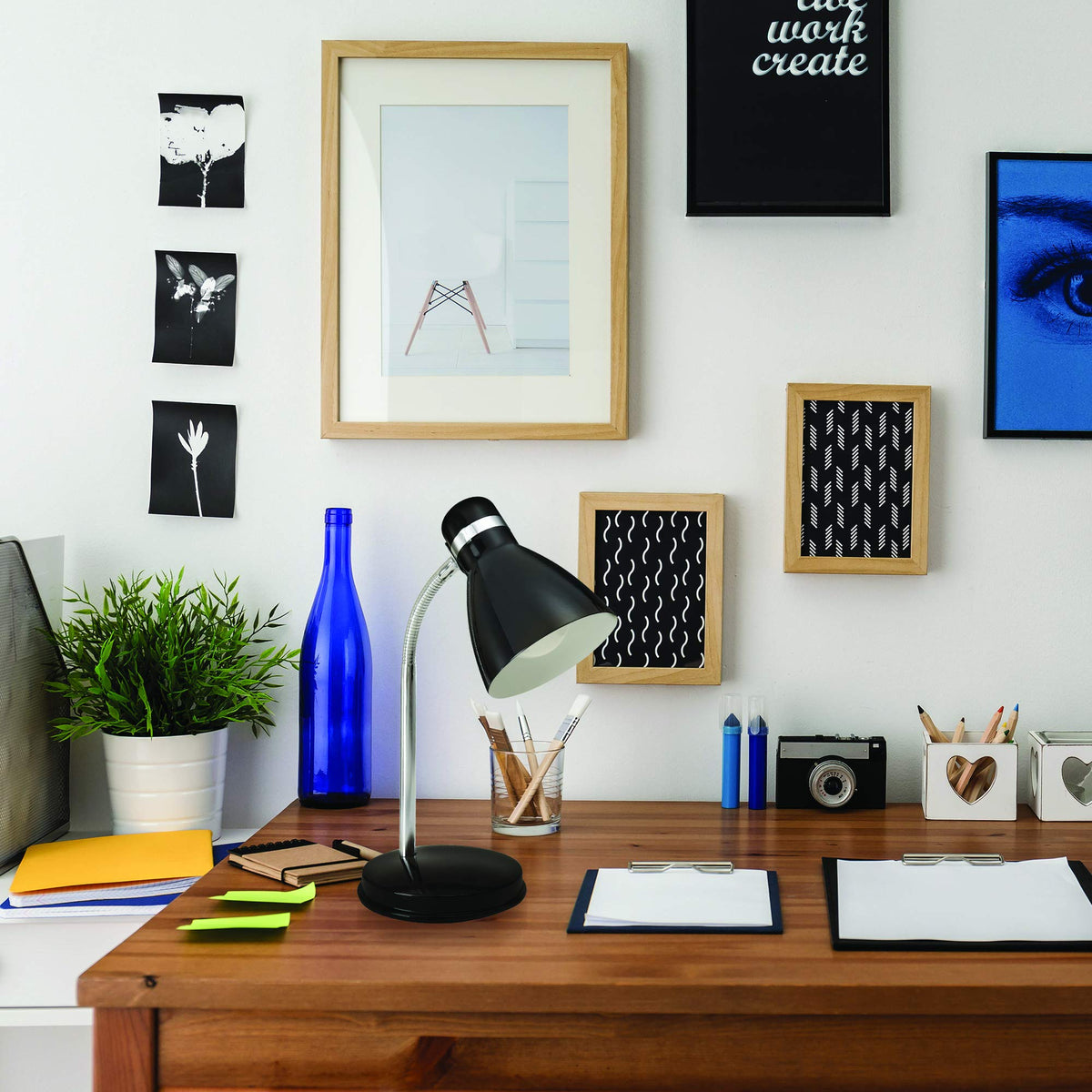 Newhouse Lighting Oxford bedside-setup offers easy reading light for late nights.