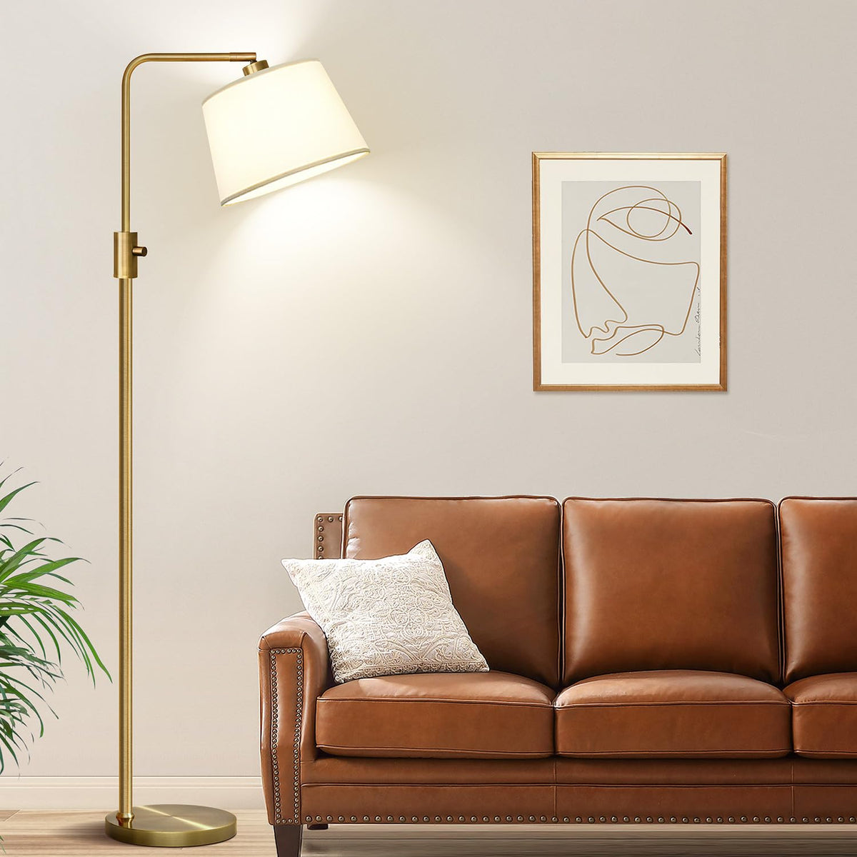 Nintiue warm 2700K ambient light enhances evenings.