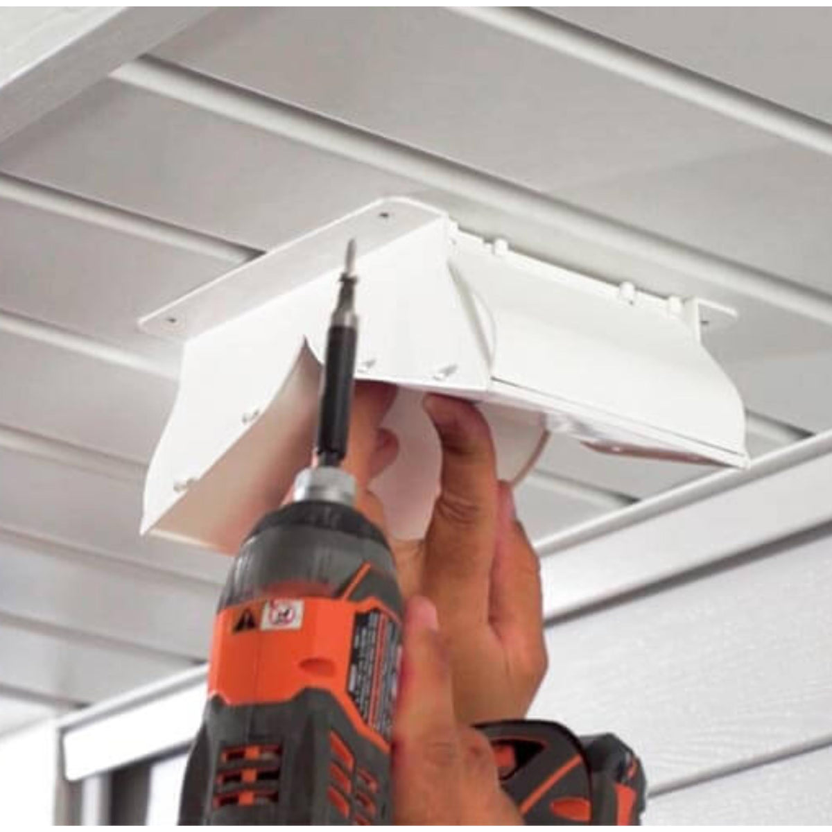 No-Pest Vent removable bottom panel enables quick, tool-free cleaning.