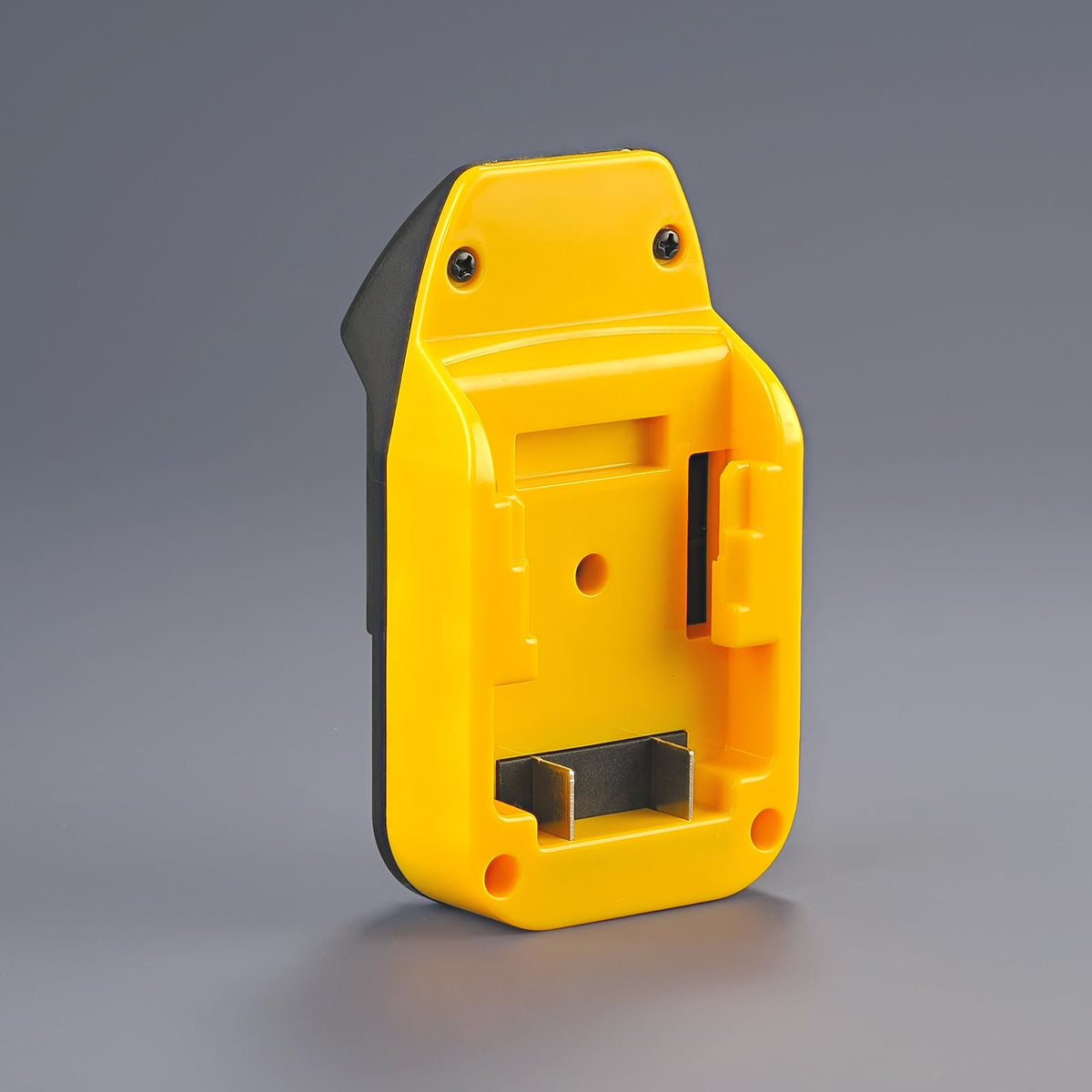 Slim, space-saving design of the NovaQuantic adapter for quick setups.