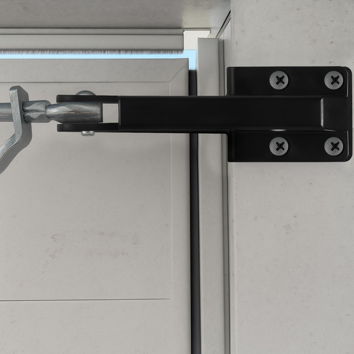 Nuanchu 2-pack includes replacement brackets for easy fixes.